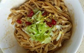 葱油拌面家常做法(正宗葱油的熬制方法)