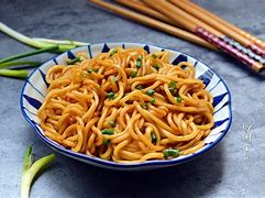 葱油拌面家常做法(正宗葱油的熬制方法)